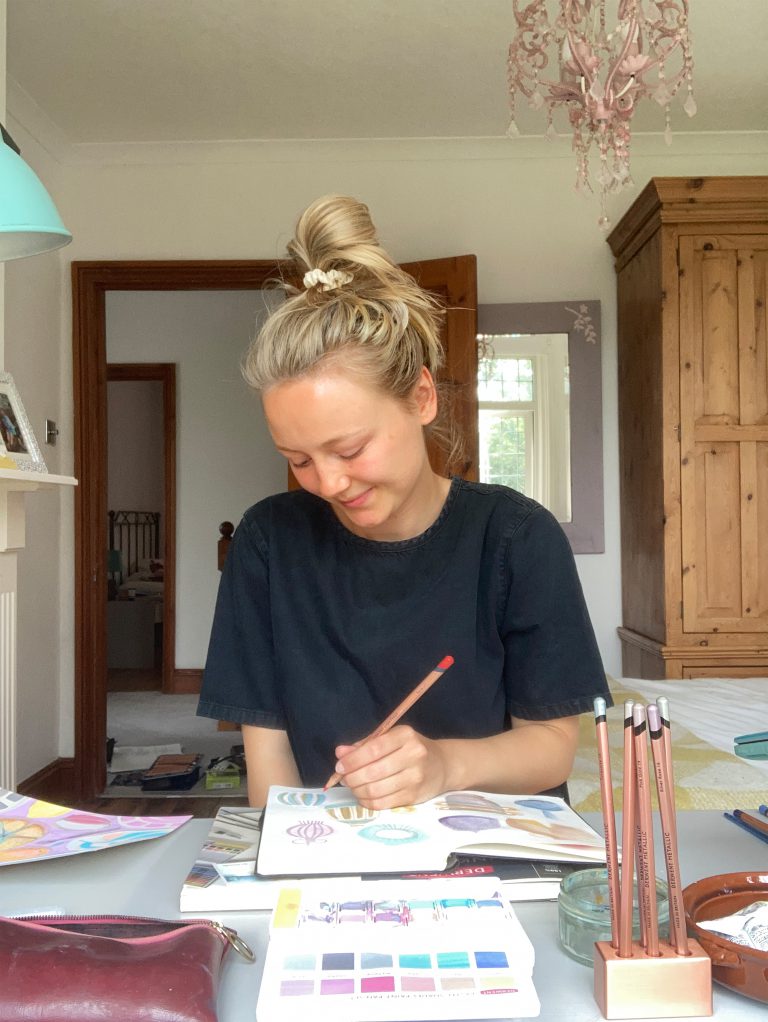 Laura Page sketching with Derwent pencils